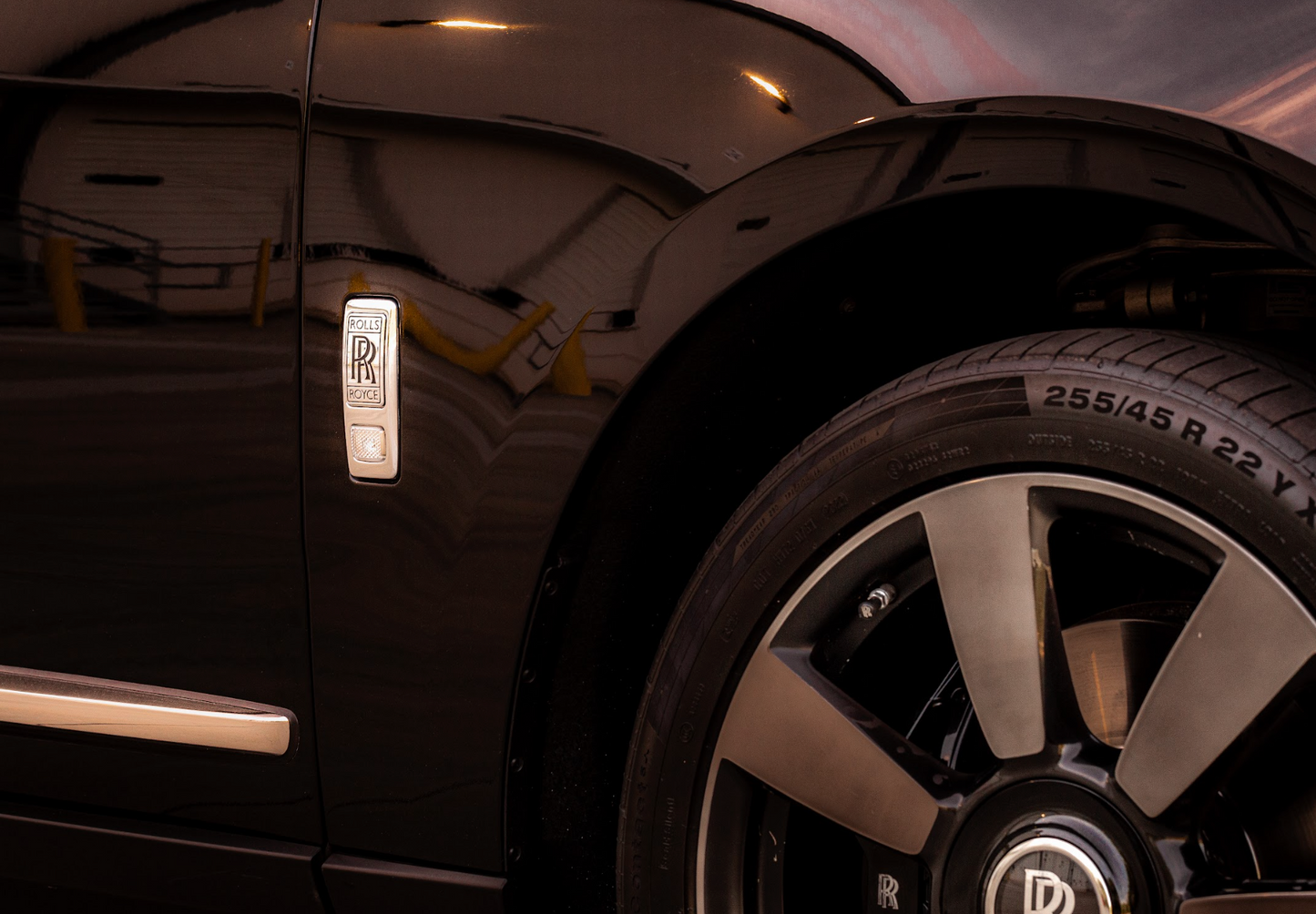 Rolls-Royce Cullinan (Driver Included)