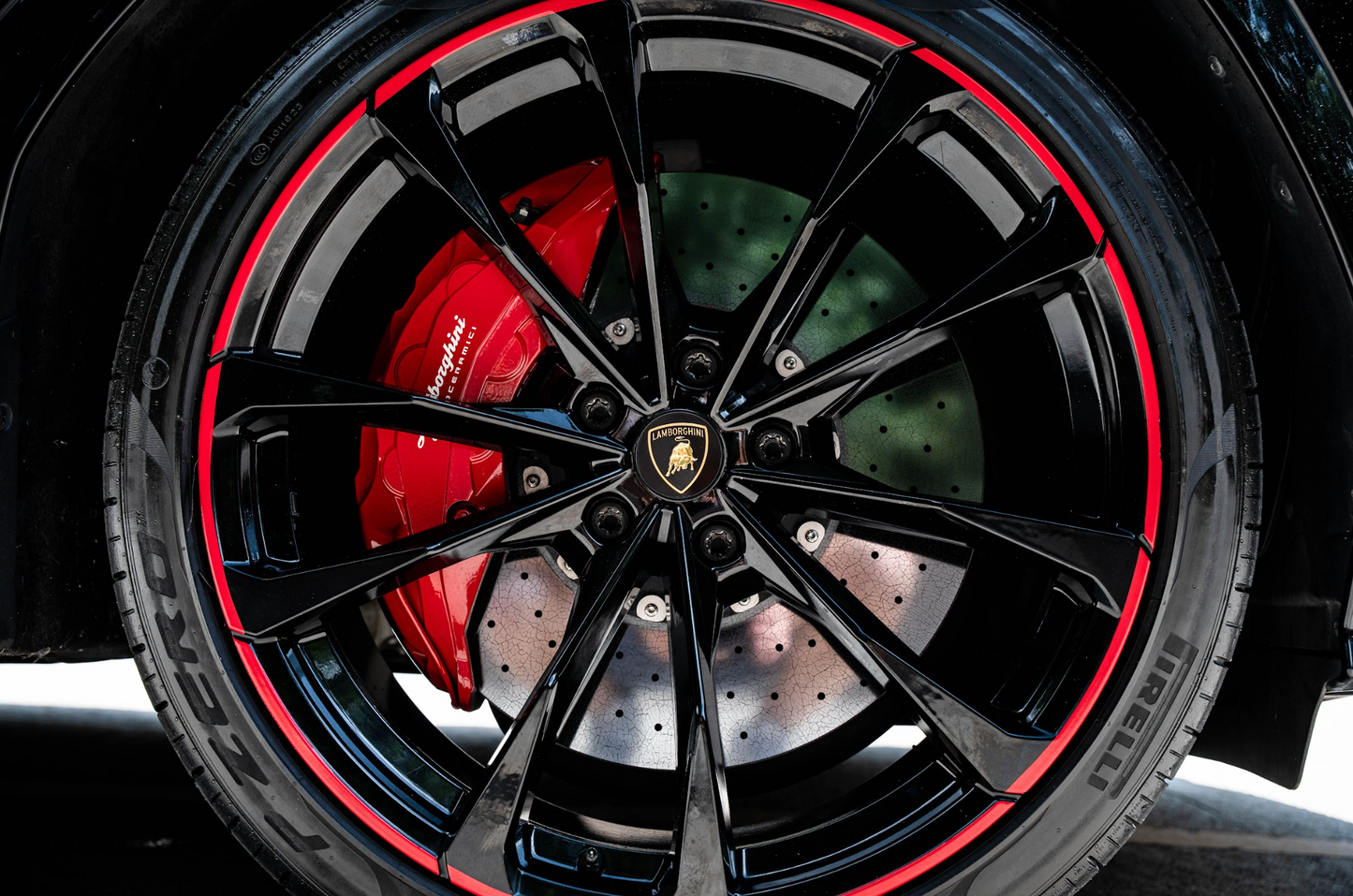 Lamborghini Urus Black/Red