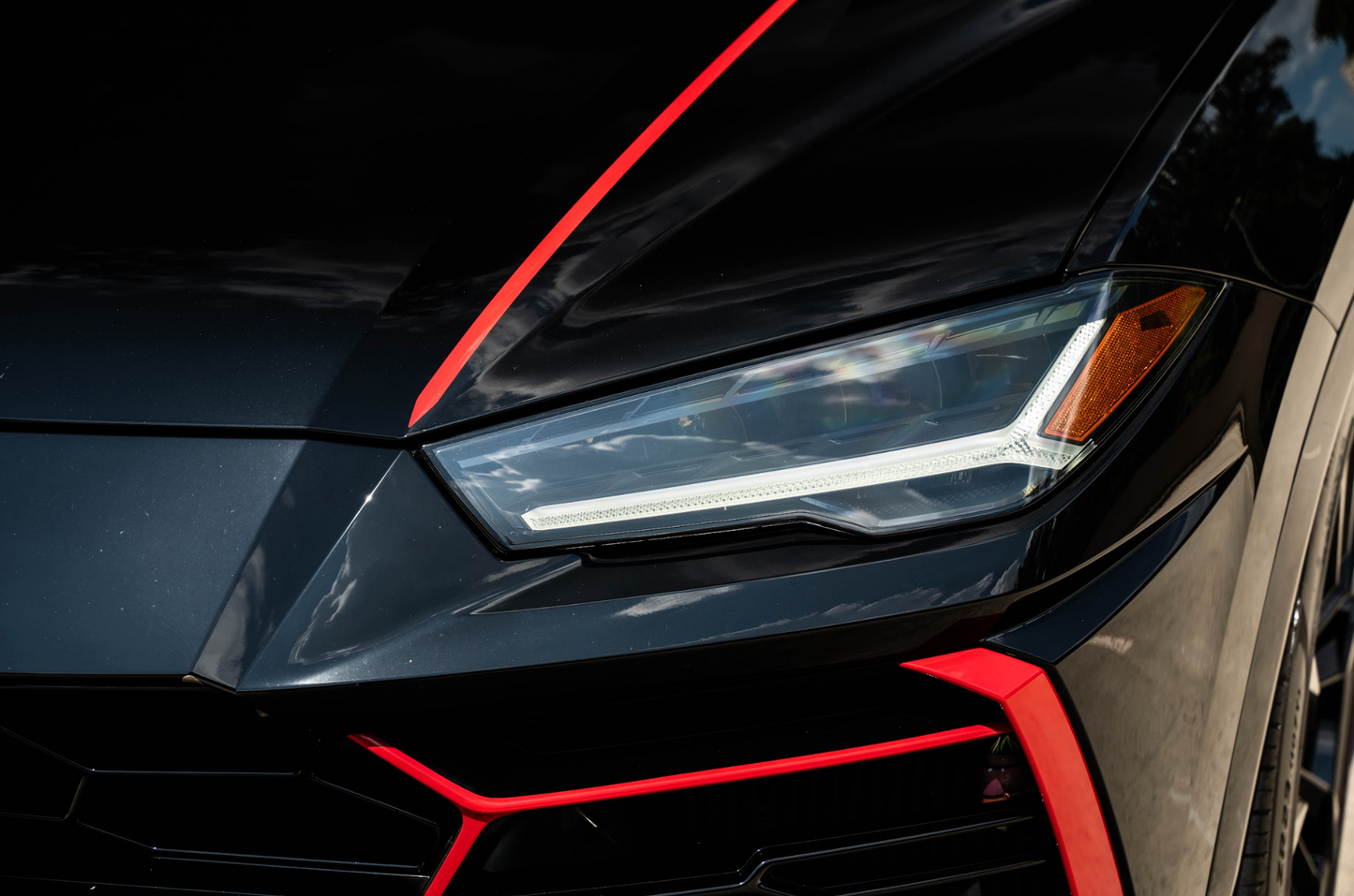 Lamborghini Urus Black/Red