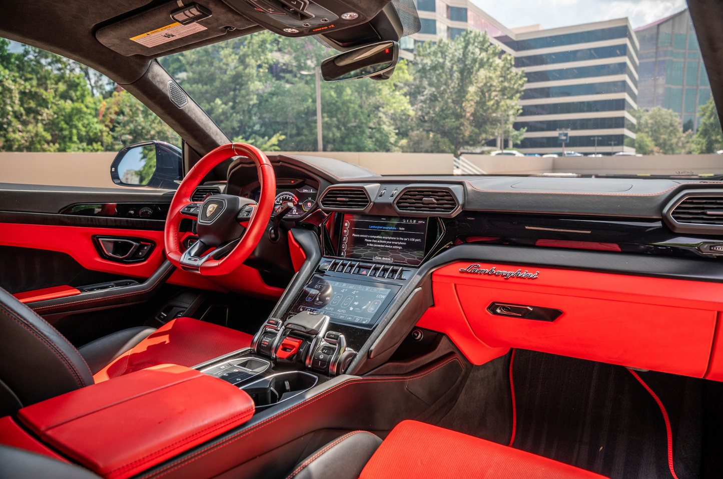 Lamborghini Urus Black/Red