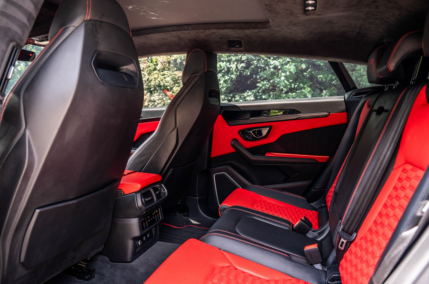 Lamborghini Urus Black/Red
