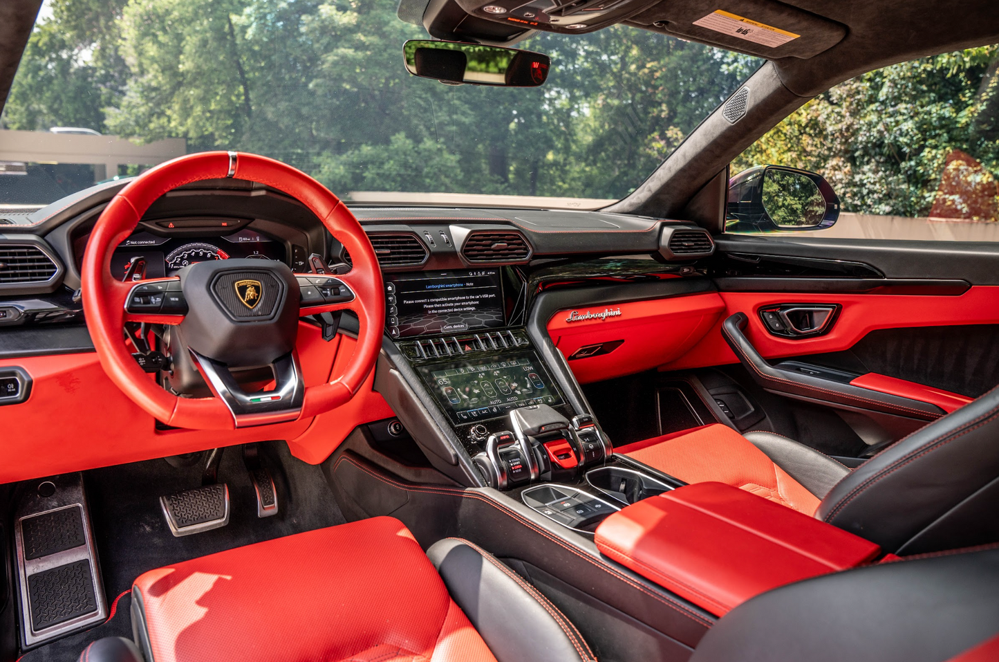 Lamborghini Urus Black/Red