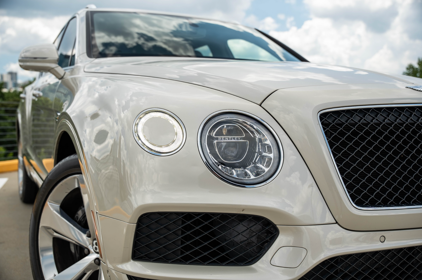 Bentley Bentayga White