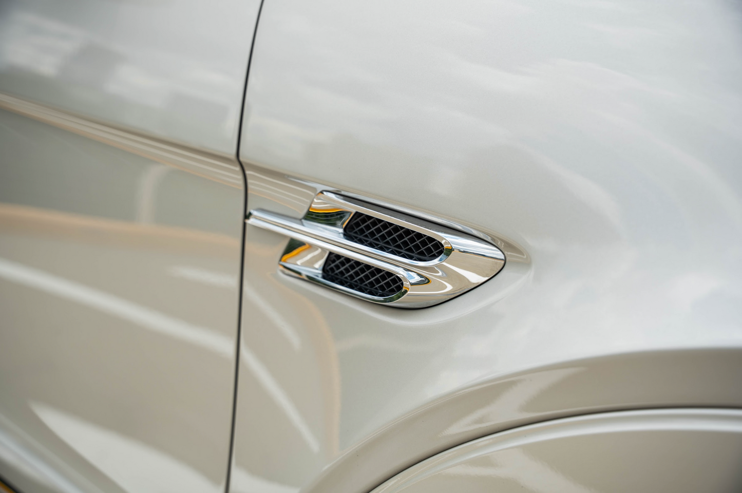 Bentley Bentayga White