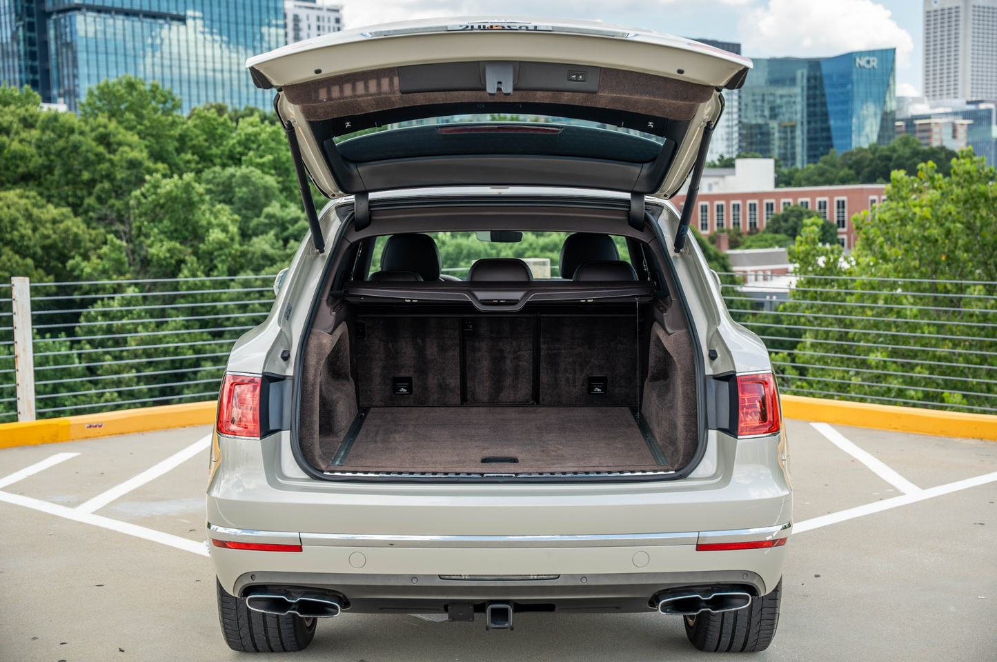 Bentley Bentayga White