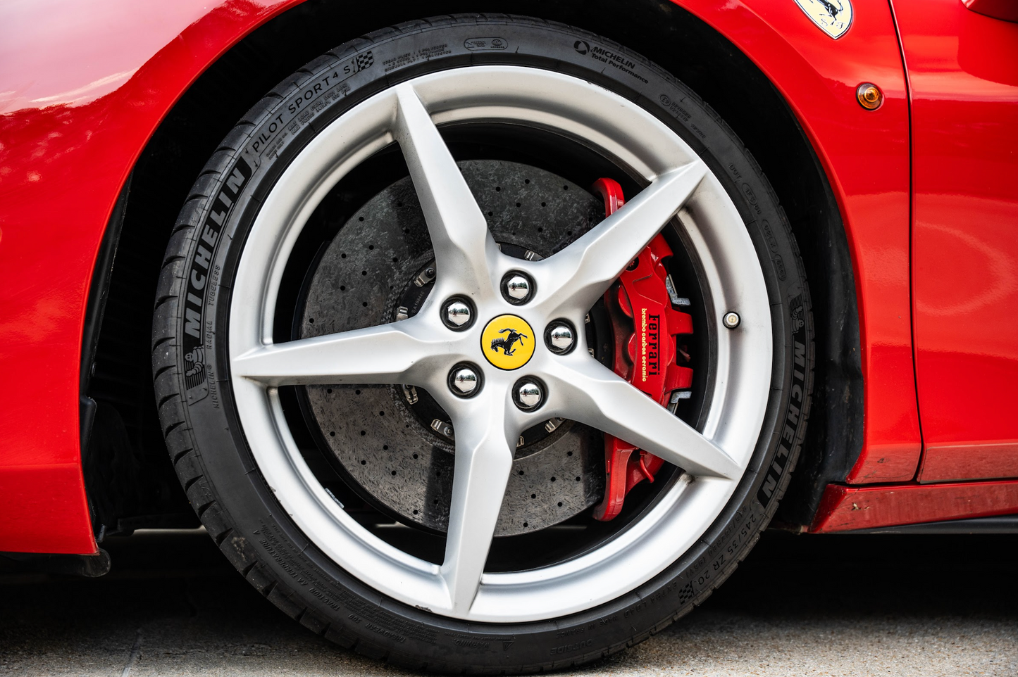 Ferrari 488 Convertible