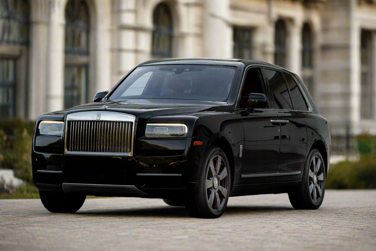 Rolls-Royce Cullinan (Driver Included)