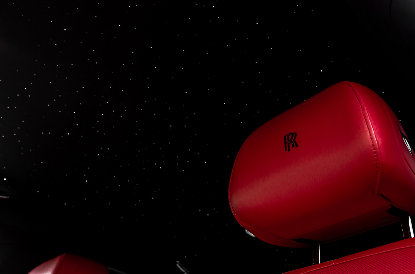 Rolls-Royce Cullinan (Black with Red)