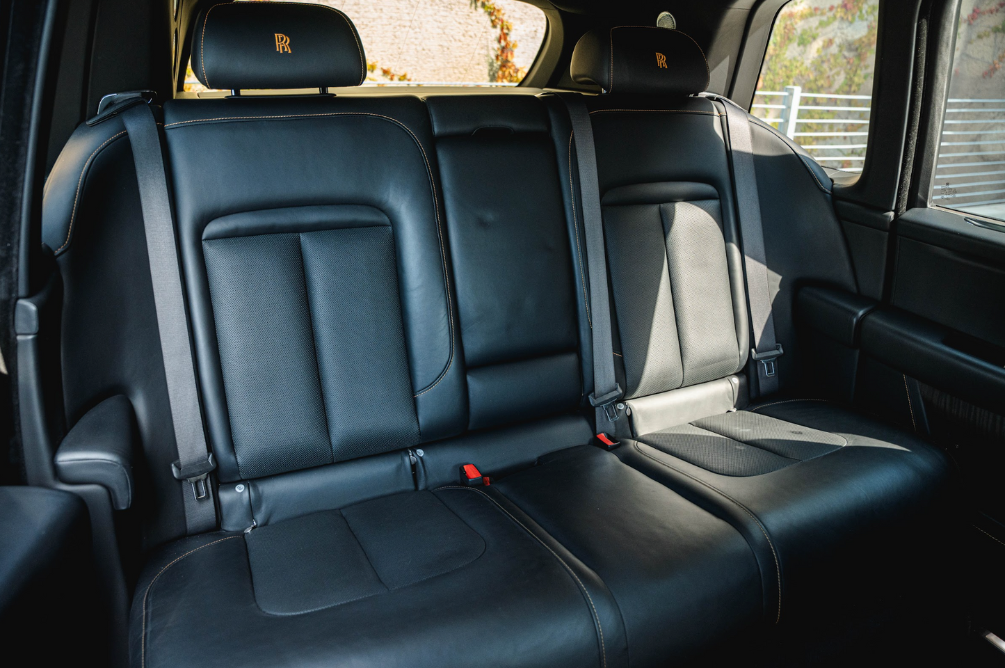 Rolls-Royce Cullinan (Black)