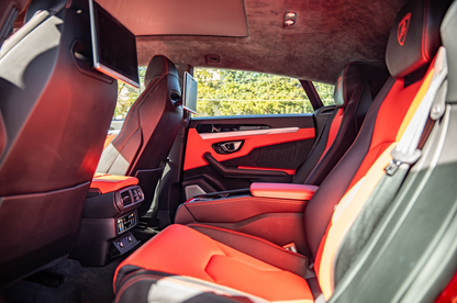 Lamborghini Urus Red