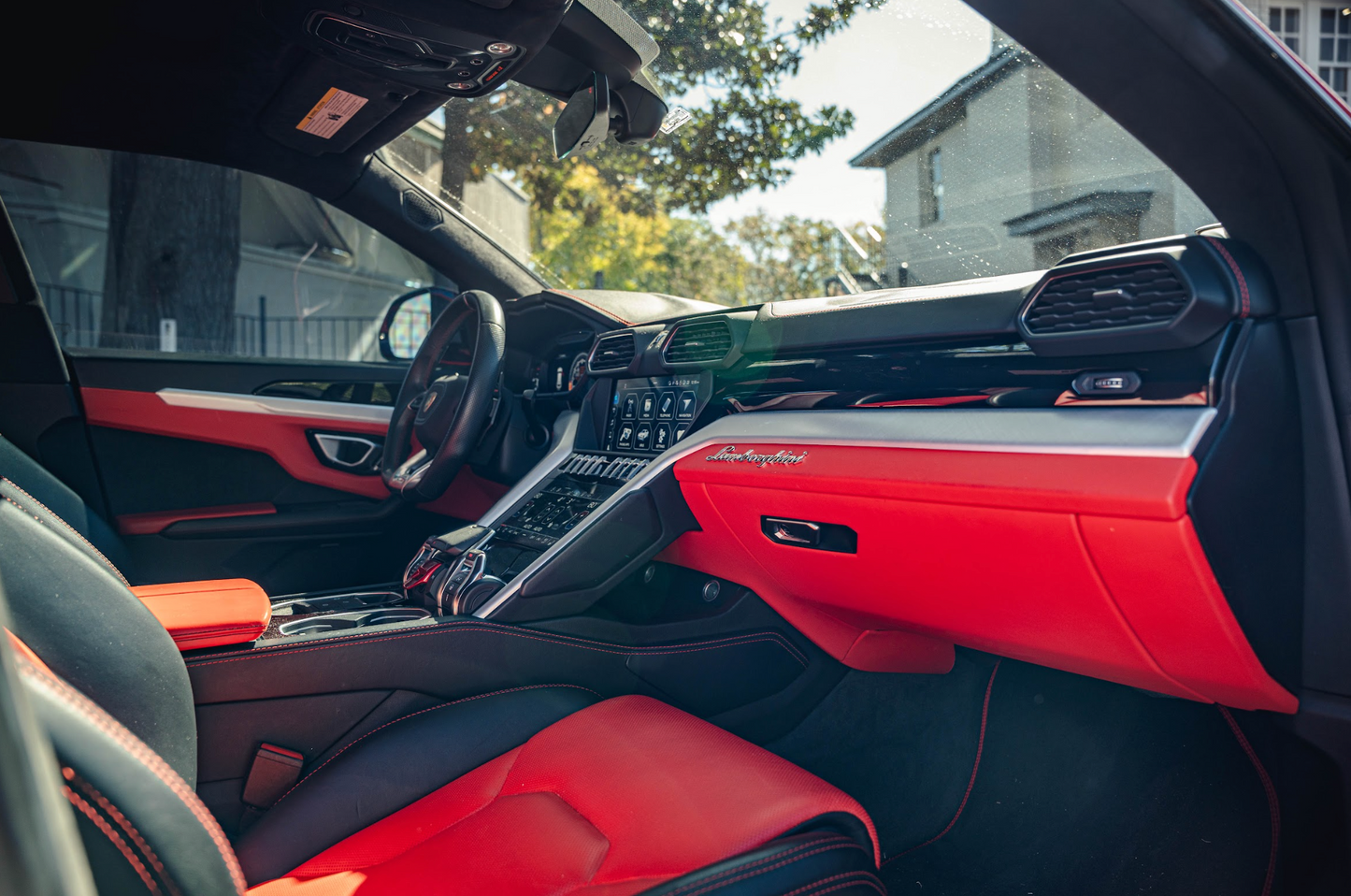 Lamborghini Urus Red