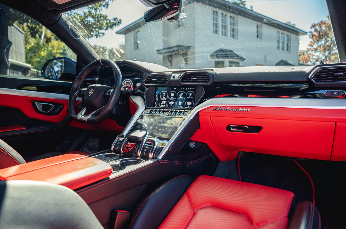 Lamborghini Urus Red