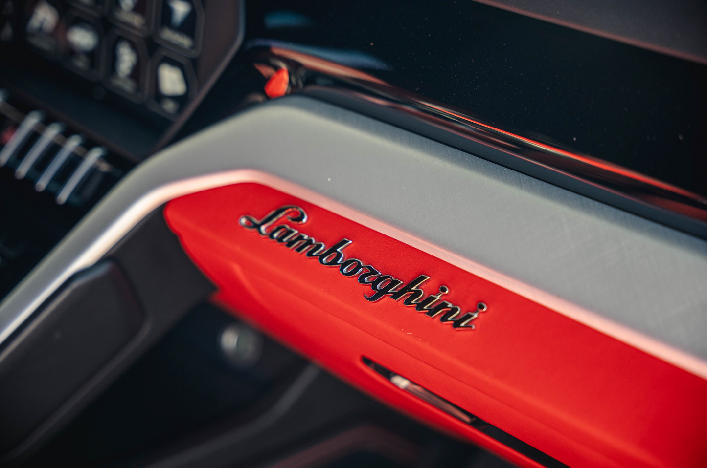 Lamborghini Urus Red