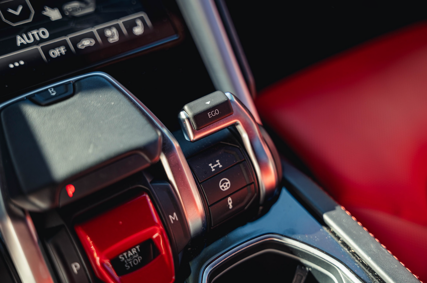 Lamborghini Urus Red