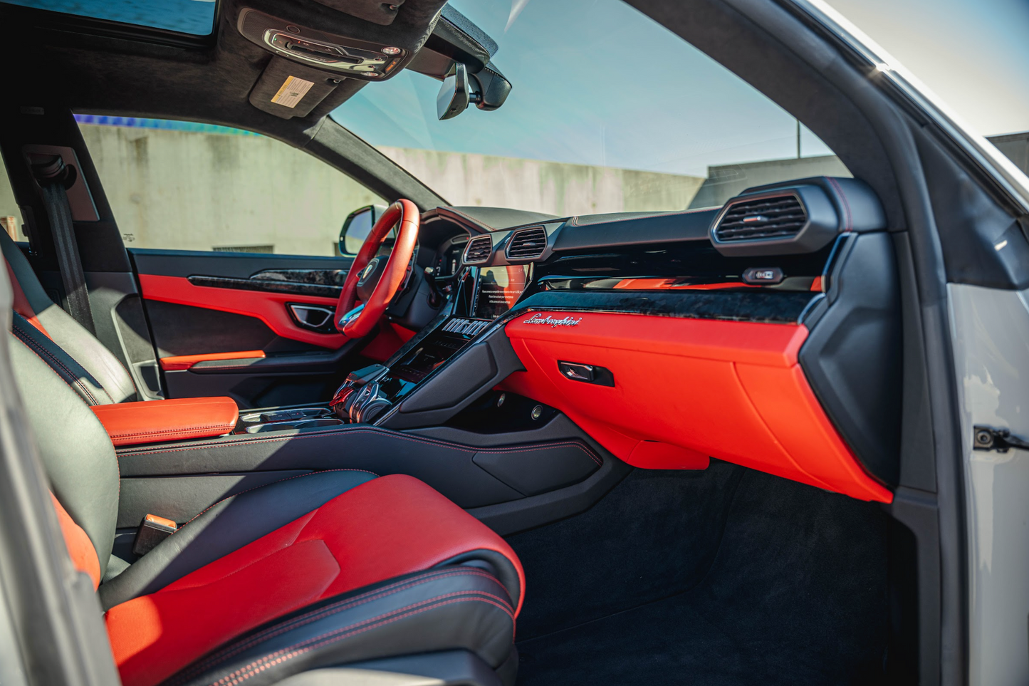 Lamborghini Urus White