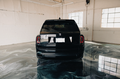 Rolls-Royce Cullinan (Black with Orange)