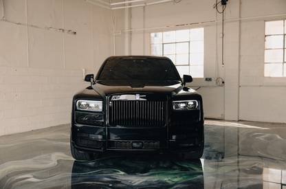 Rolls-Royce Cullinan (Black with Orange)