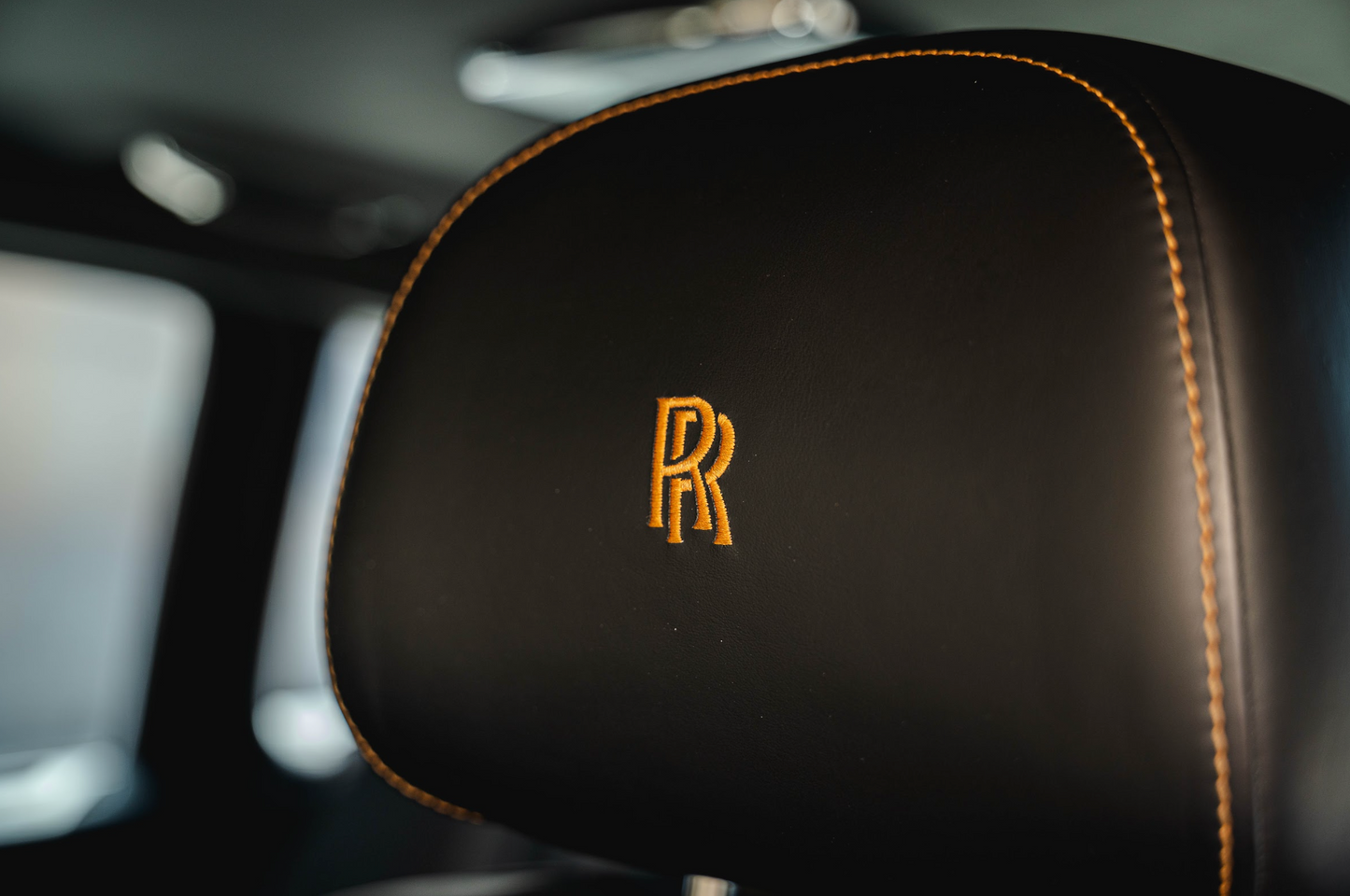 Rolls-Royce Cullinan (Black)